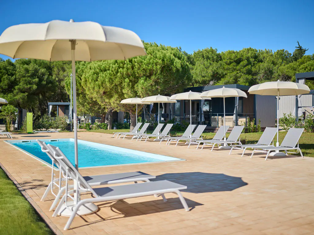 aminess-planet-camping-sirena-premium-holiday-home-exterior-pool-view