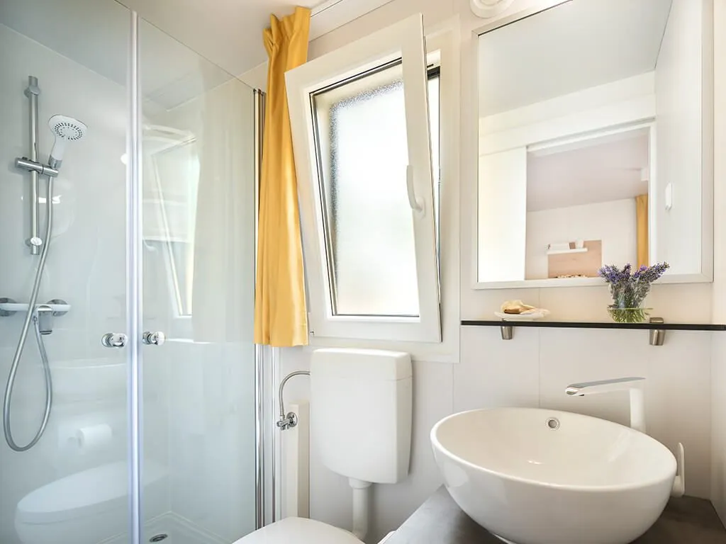 baska-beach-camping-resort-vela-bay-premium-bathroom