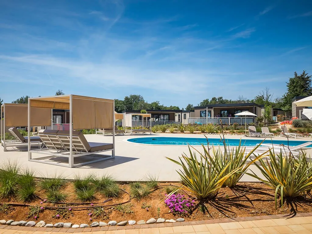 boutique-camping-santa-marina-common-pool-in-mobile-homes-zone