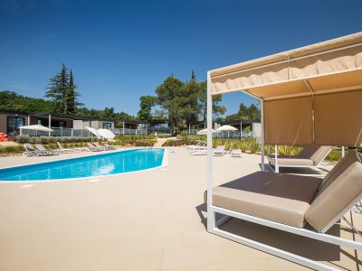 boutique-camping-santa-marina-common-pool-in-mobile-homes-zone-ii