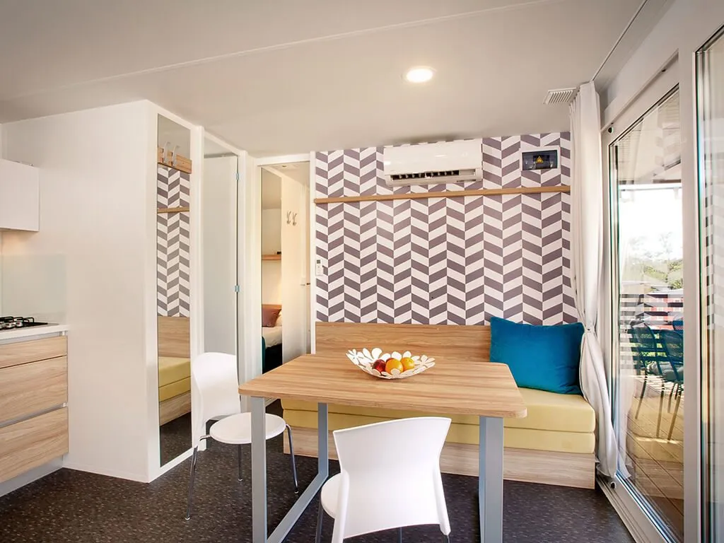 camping-aminess-park-mareda-mediterranean-family-mobile-home-interior-i