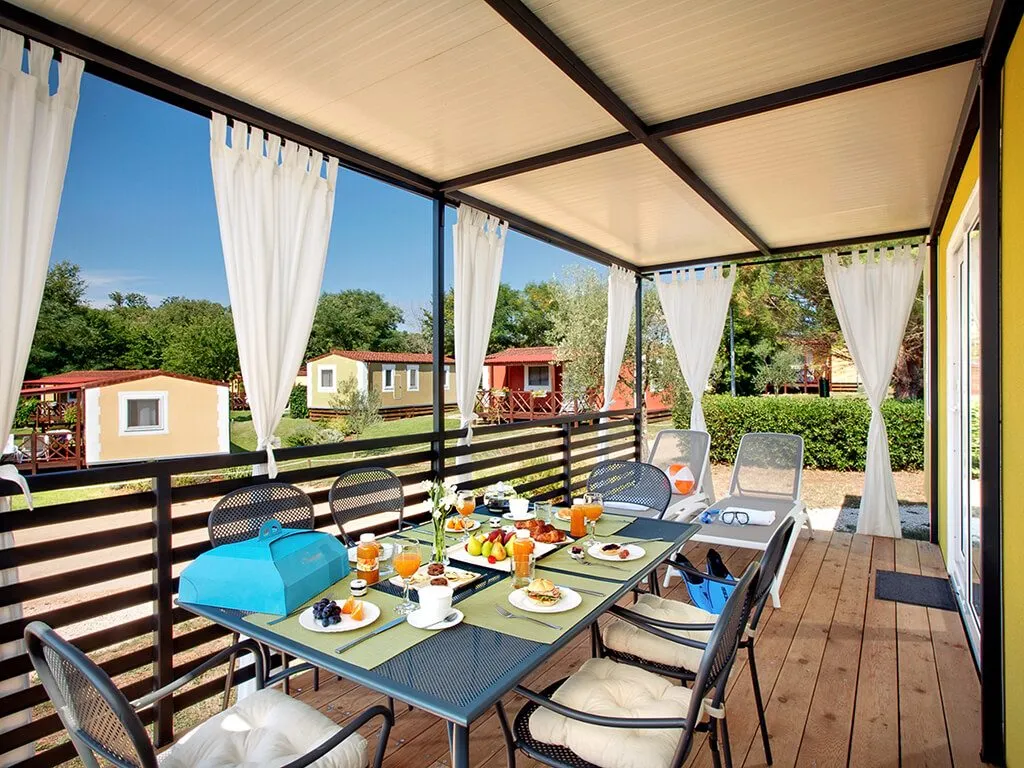 camping-aminess-park-mareda-mediterranean-family-mobile-home-terrace-2