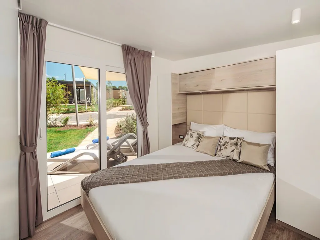 camping-lanterna-mediterannean-garden-premium-mobile-homes-interior-ii