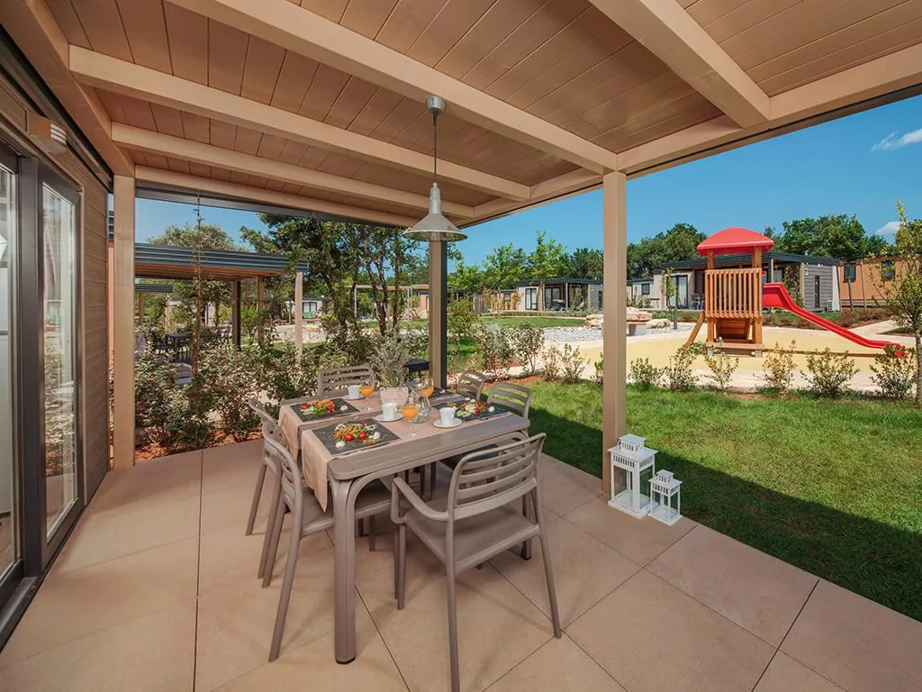camping-lanterna-mediterannean-garden-premium-mobile-homes-terace