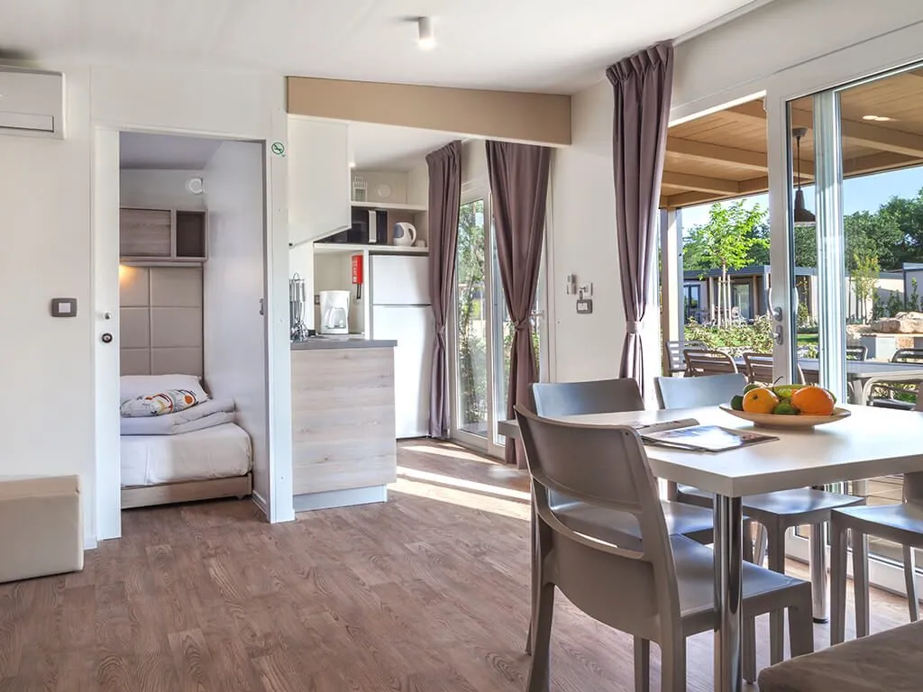 camping-lanterna-mediterranean-garden-premium-village-i