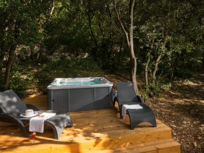 camping-mon-perin-luxury-beach-meyou-mobile-home-terrace-whirlpool