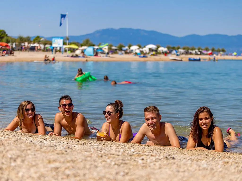 camping-omisalj-beach-3