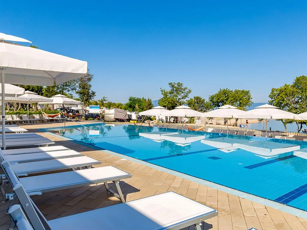 camping-omisalj-pool-2-2
