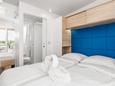camping-omisalj-bedroom-in-mobile-home-i