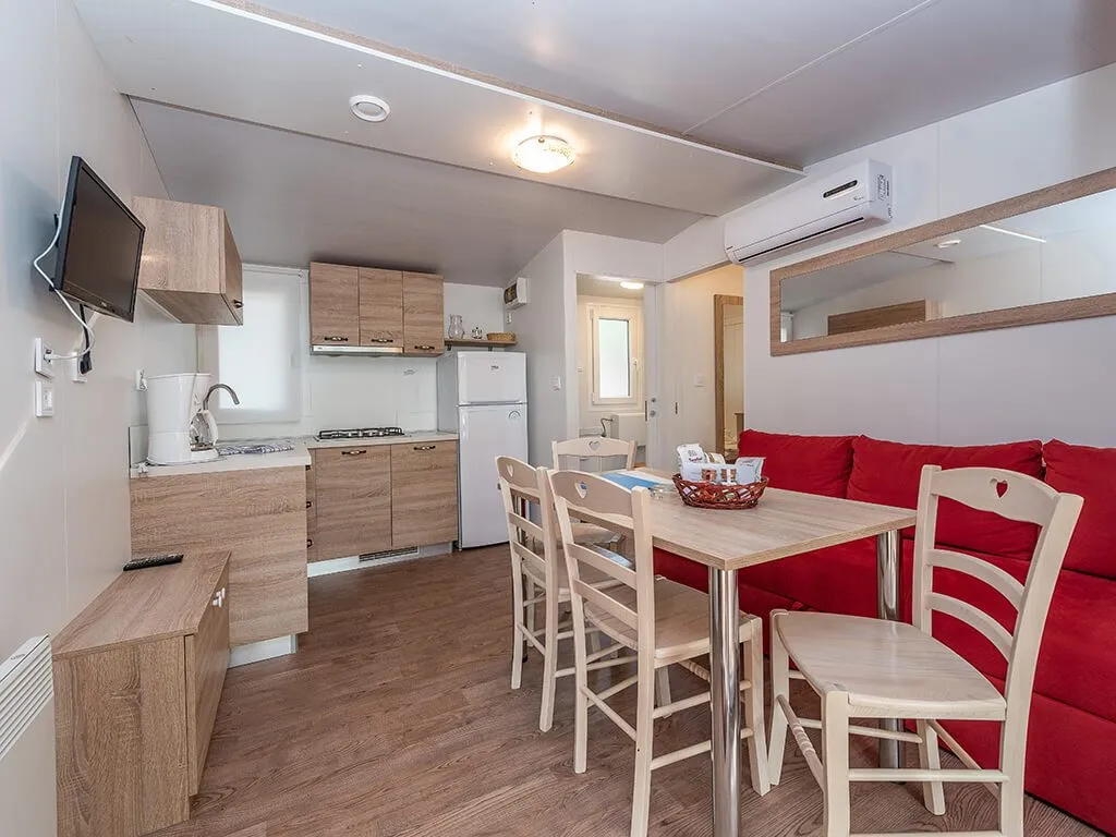 camping-paklenica-bluesun-dalmacija-mobile-homes-interior-iv