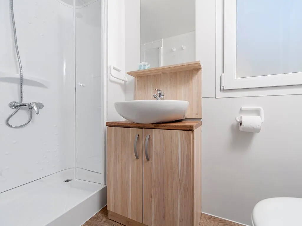 camping-paklenica-bluesun-interior-of-bathroom-in-mobile-home-for-2-and-2-i