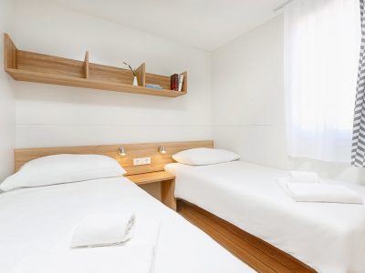 camping-polari-premium-mobile-home-two-bed-bedroom