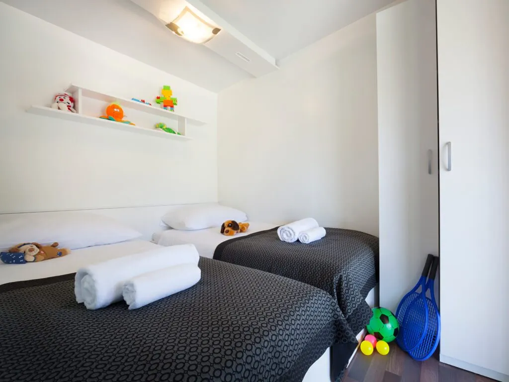 camping-polari-mobilehomes-standard-kids-bedroom