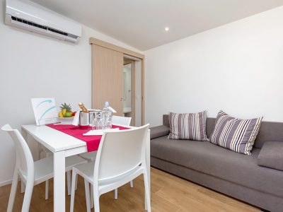 camping-porto-sole-standard-mobile-homes-interior-2