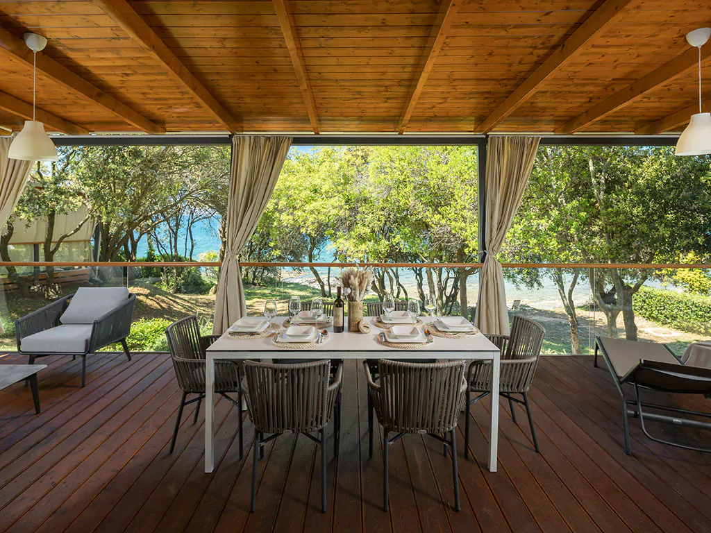 camping-resort-mon-perin-beach-villa-exterior-terrace-chairs