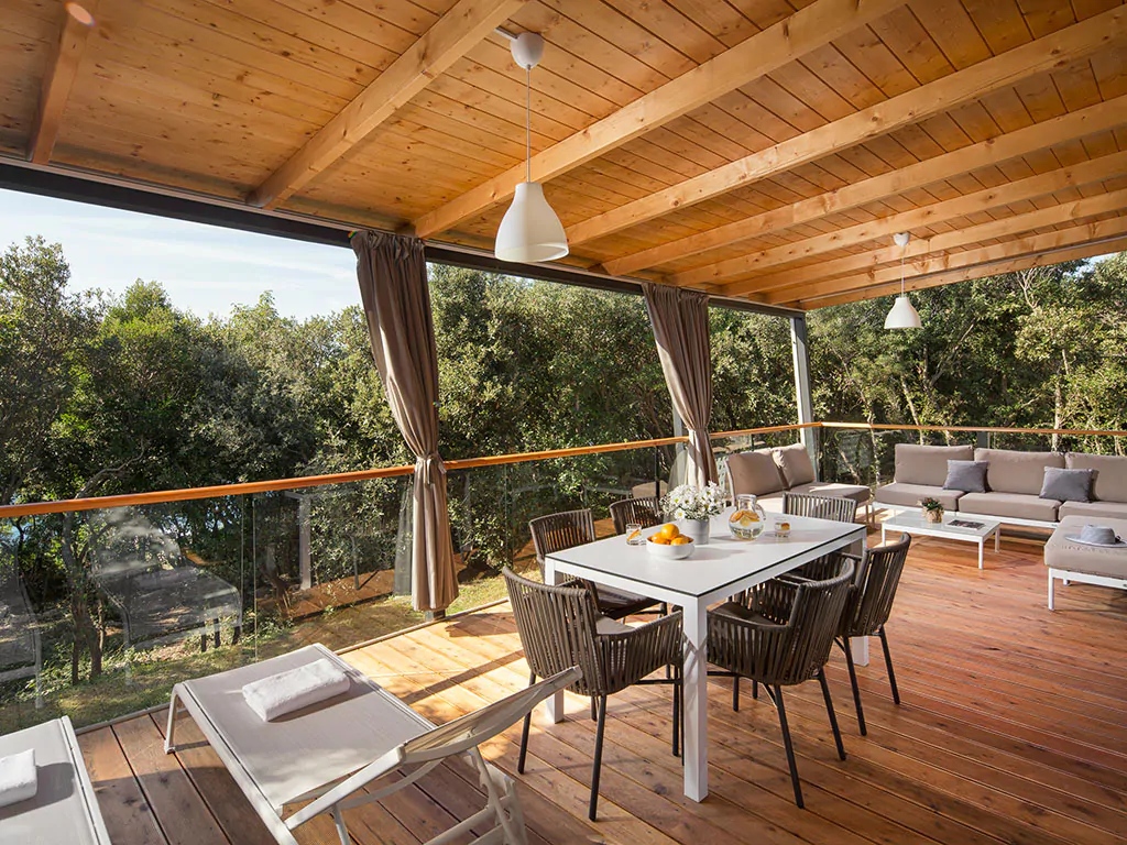 camping-resort-mon-perin-beach-villa-exterior-terrace-view