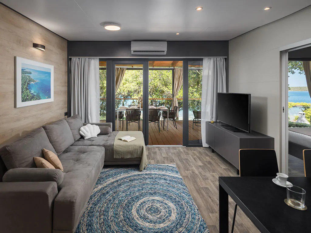 camping-resort-mon-perin-beach-villa-interior-living-room
