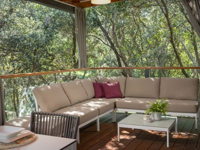 camping-resort-mon-perin-beach-villa-you-and-me-exterior-terrace-sofa