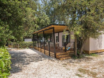 camping-resort-mon-perin-deluxe-camping-home-exterier-mobile-home