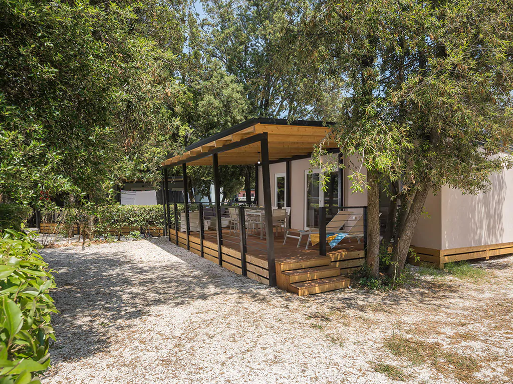 camping-resort-mon-perin-deluxe-camping-home-exterier-mobile-home