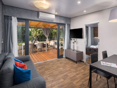 camping-resort-mon-perin-villa-prestige-interior-livingroom