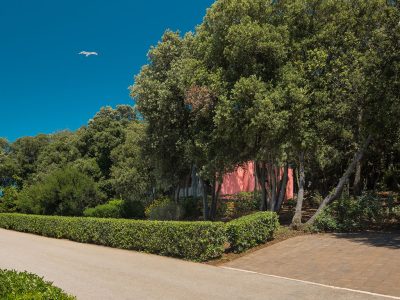 camping-resort-mon-perin-villa-prestige-with-jacuzzi-seaview-exterior-trees
