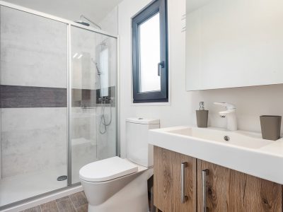 camping-santa-marina-bathroom-of-premium-comfort-mobile-home-i