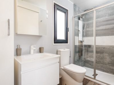 camping-santa-marina-bathroom-of-premium-family-mobile-home-ii
