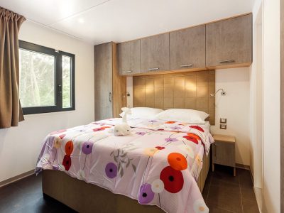 camping-santa-marina-bedroom-of-luxury-mobile-home-i