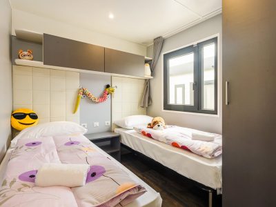 camping-santa-marina-bedroom-of-premium-family-mobile-home