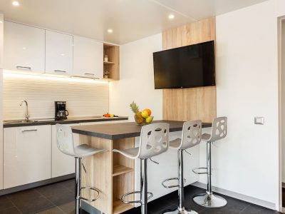 camping-santa-marina-interior-of-luxury-mobile-home