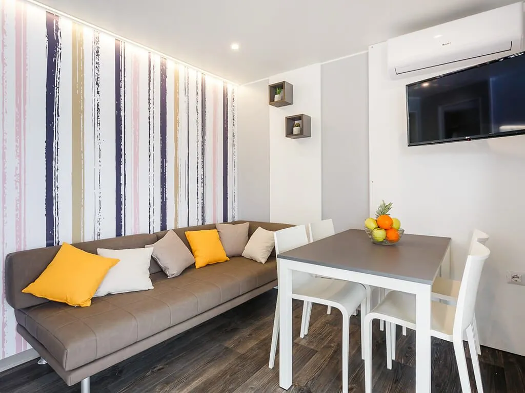 camping-santa-marina-interior-of-premium-family-mobile-home-ii