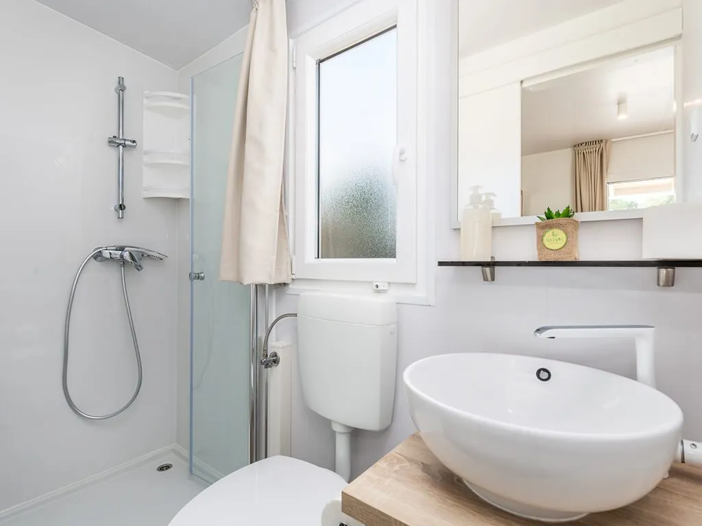 camping-strasko-bathroom-of-mediteran-superior-mobile-home-iii