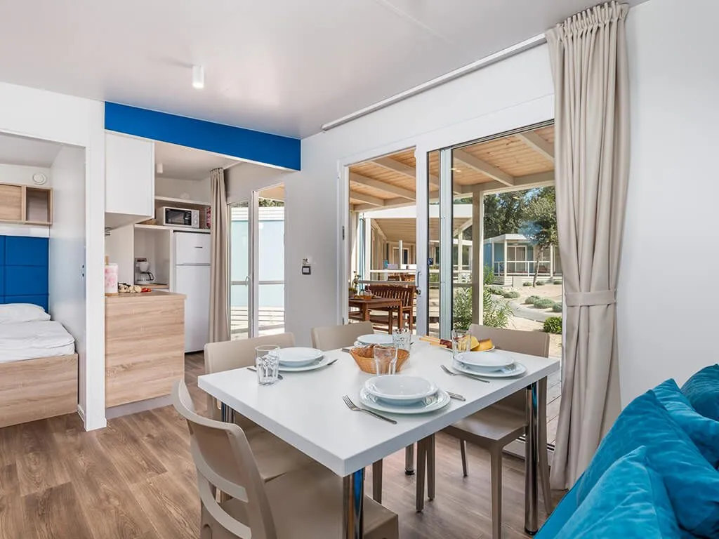 camping-strasko-interior-of-mediteran-superior-mobile-home-ix