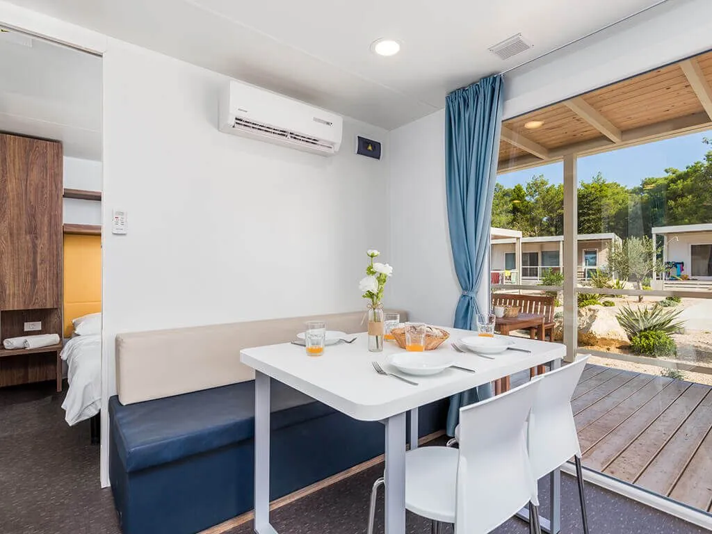 camping-strasko-interior-of-mediteran-mobile-home
