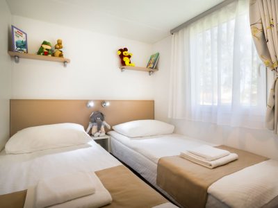 camping-valkanela-family-mobile-homes-kids-bedroom