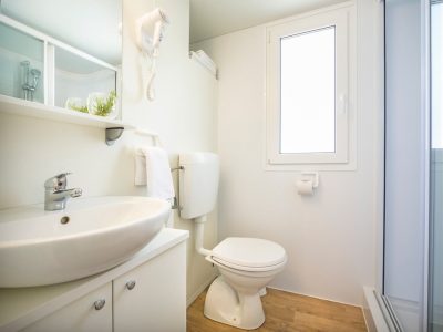 camping-valkanela-family-mobile-homes-toilet