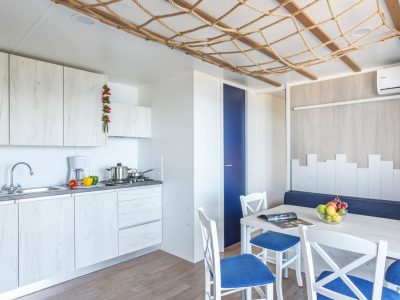 camping-vestar-mobile-homes-superior-family-kitchen-living-room