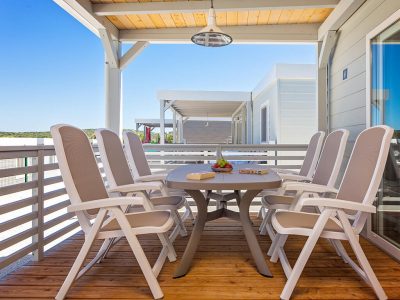 camping-vestar-oasis-family-mobile-home-terrace