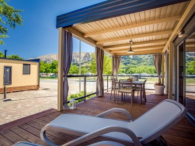 camping-zablace-vela-bay-premium-mobile-homes-terrace-2