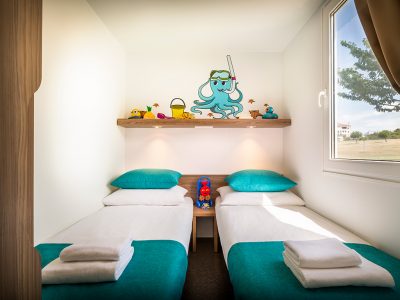 campsite-aminess-park-mareda-mirami-family-mobile-home-bedroom-ii