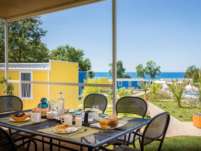 campsite-aminess-park-mareda-mirami-family-mobile-home-terrace-view