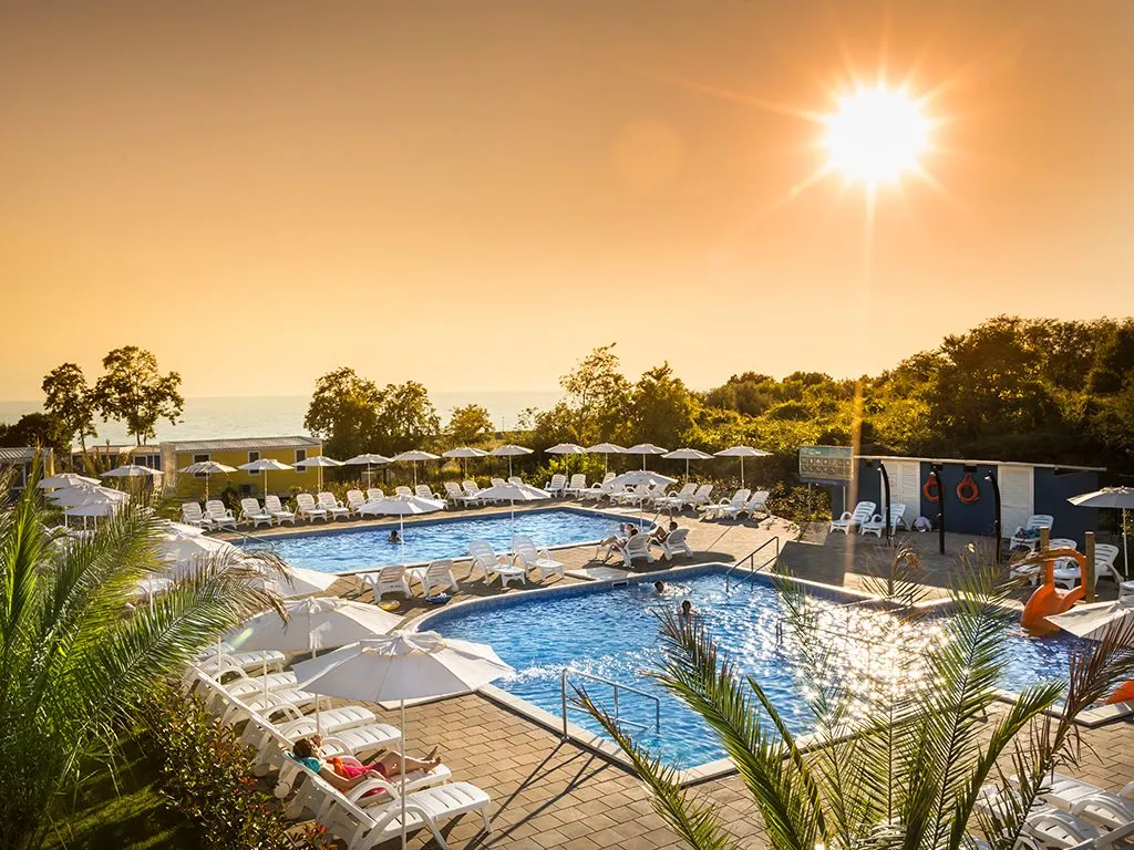 campsite-aminess-park-mareda-mirami-village-sunset-2