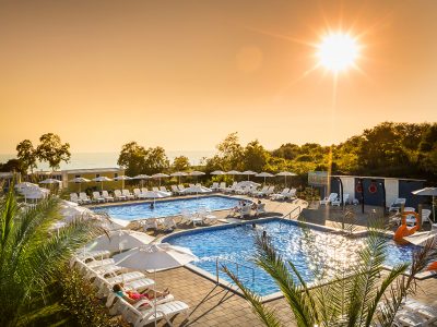 campsite-aminess-park-mareda-mirami-village-sunset