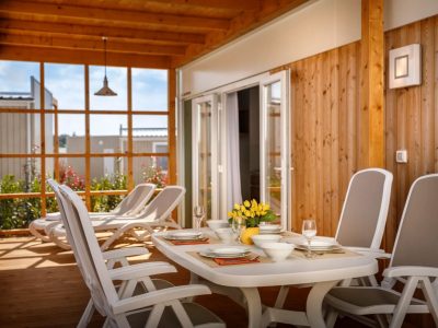 campsite-polari-mobile-home-premium-exterior-terrace