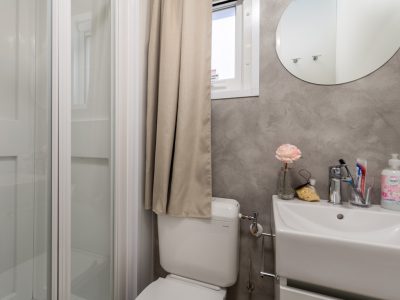 campsite-strasko-mobile-home-interior-toilete-i
