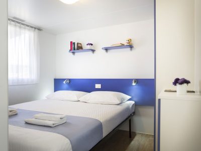 campsite-valkanela-mobile-home-superior-interior-bedroom-double-bed