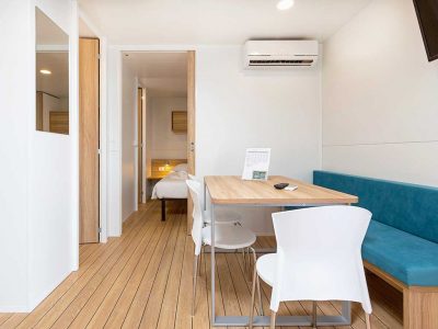 campsite-vestar-superior-view-mobile-homes-terrace-and-interior-i