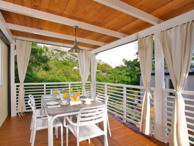 valamar-camping-lanterna-mobile-home-lanterna-home-exterior-terrace