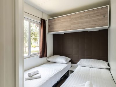zaton-holiday-resort-premium-interior-bedroom-double-bed